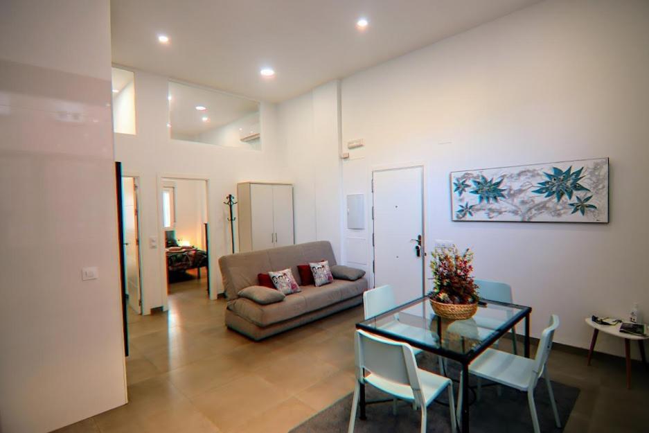 세비야 Luminoso Apartamento En El Corazon De Triana 아파트 외부 사진